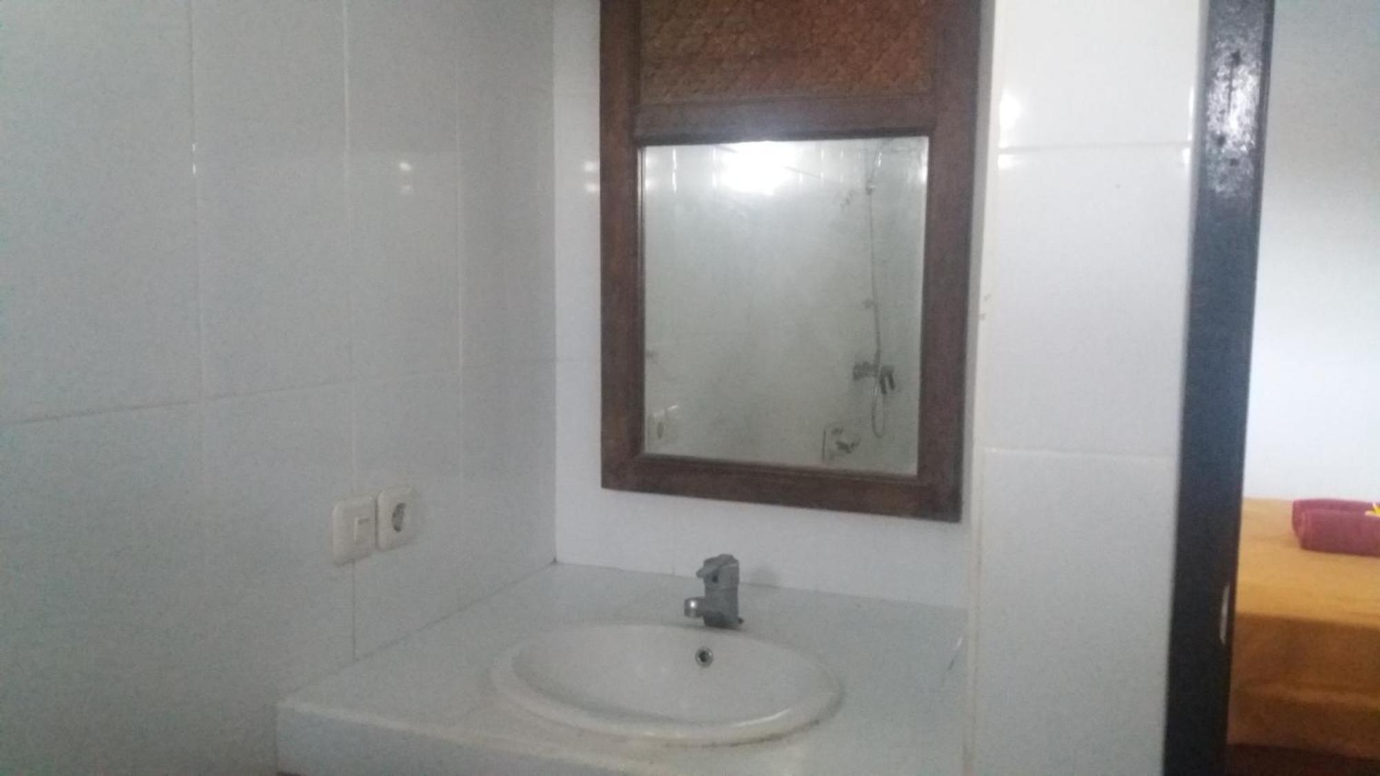 Mawar Homestay Canggu Екстер'єр фото